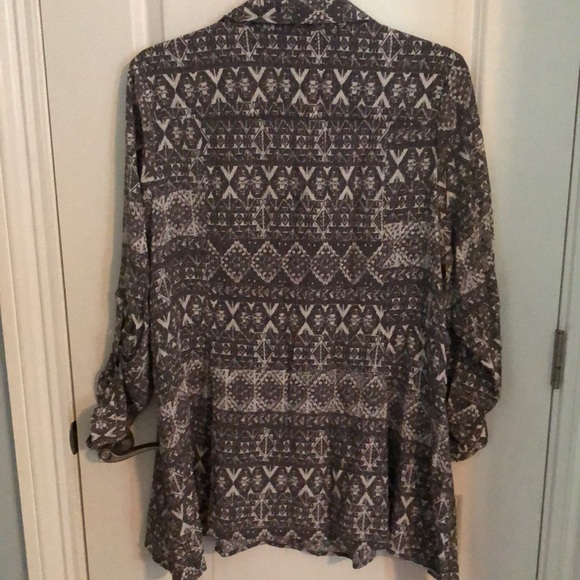 Kim Rogers curvy woman’s blouse - Picture 7 of 7